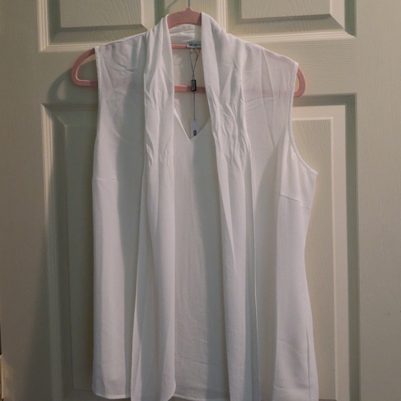 Clothes - Picture 2 of 3